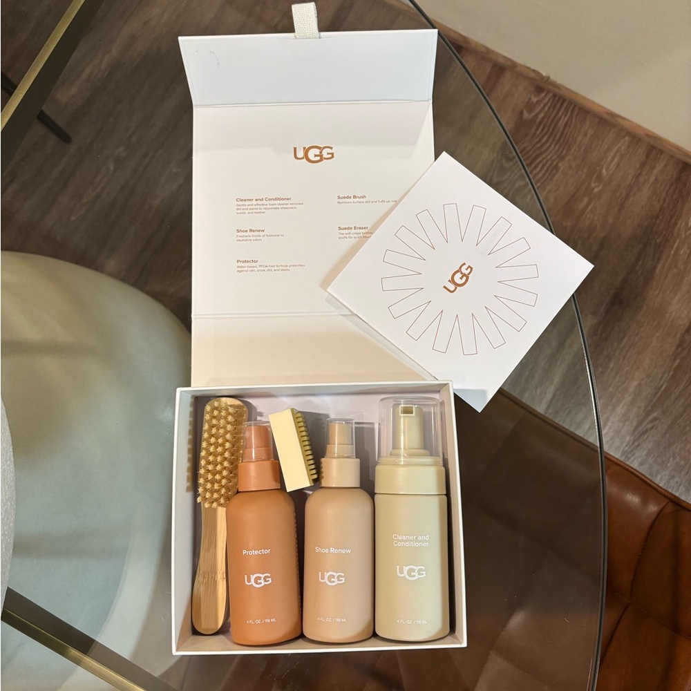 Ugg Classic Ultra Mini Platform Boots Sand size 9 worn only once + Ugg care kit - Picture 7 of 7